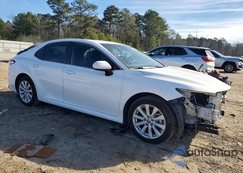 2020 Toyota Camry Le из США, поврежденный, VIN 4T1C11AK9LU961835